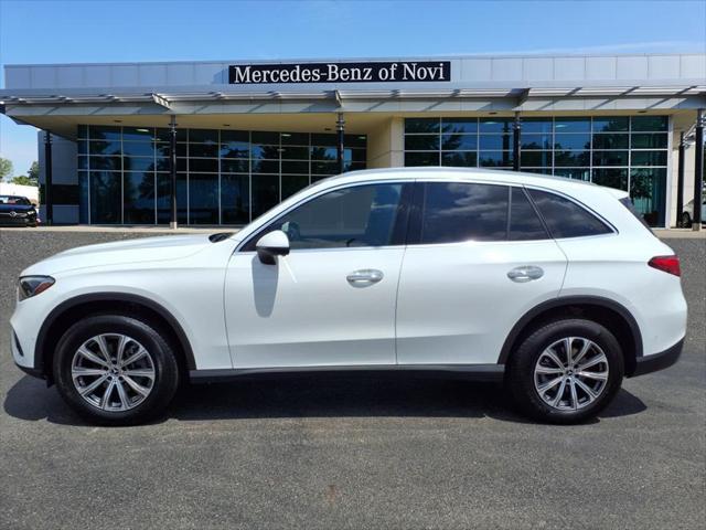 Photo of 2024 Polar White Mercedes-Benz GLC 300