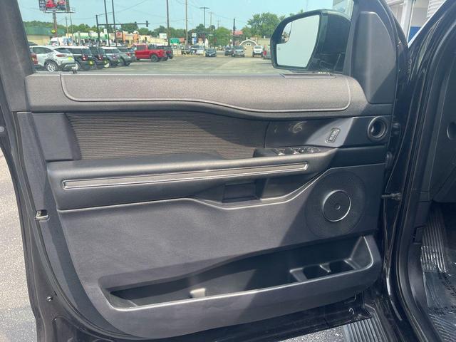 Photo of 2019 Black Metallic Ford Expedition Max