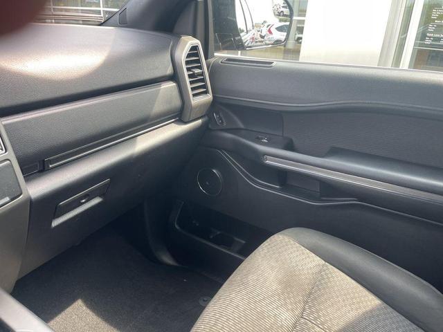 Photo of 2019 Black Metallic Ford Expedition Max