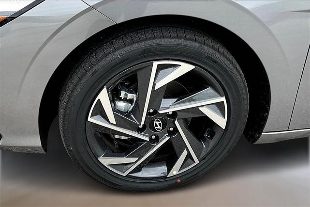 Photo of 2025 Metal Hyundai ELANTRA HEV