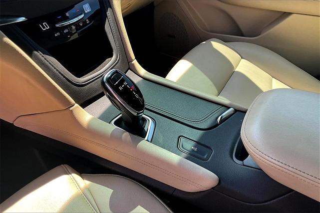 Photo of 2019 Crystal White Tri-Coat Cadillac XT5