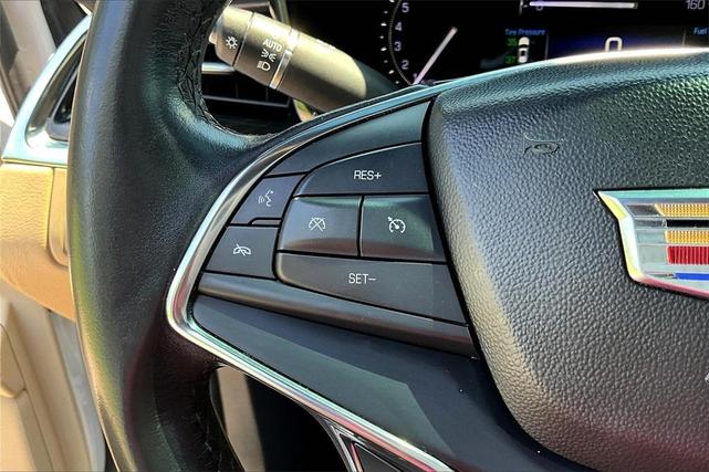 Photo of 2019 Crystal White Tri-Coat Cadillac XT5