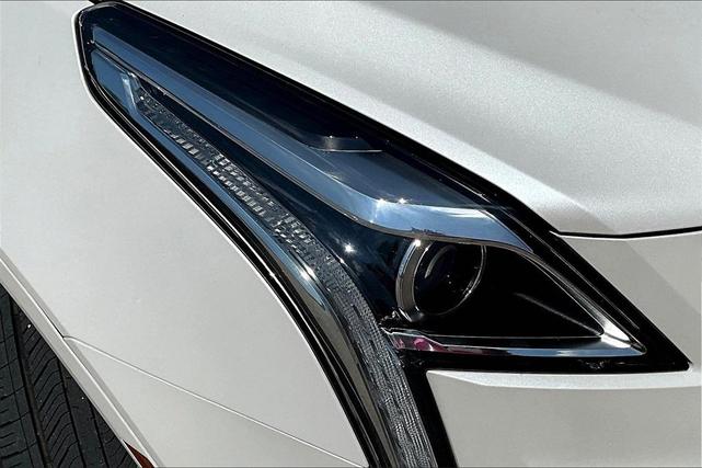 Photo of 2019 Crystal White Tri-Coat Cadillac XT5