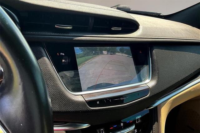 Photo of 2019 Crystal White Tri-Coat Cadillac XT5