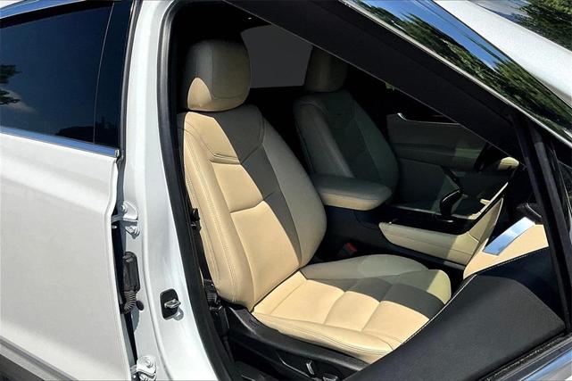 Photo of 2019 Crystal White Tri-Coat Cadillac XT5