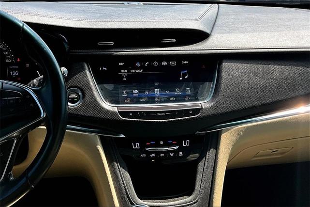 Photo of 2019 Crystal White Tri-Coat Cadillac XT5