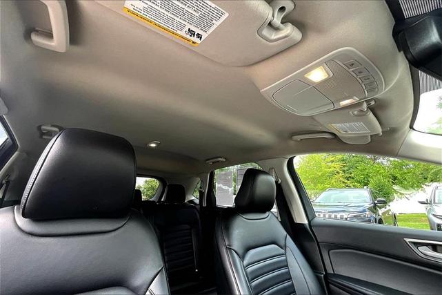 Photo of 2023 Oxford White Ford Edge