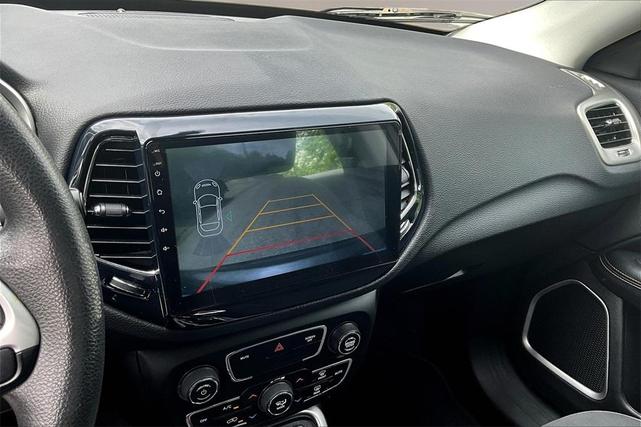 Photo of 2019 Granite Crystal Clearcoat Metallic Jeep Compass