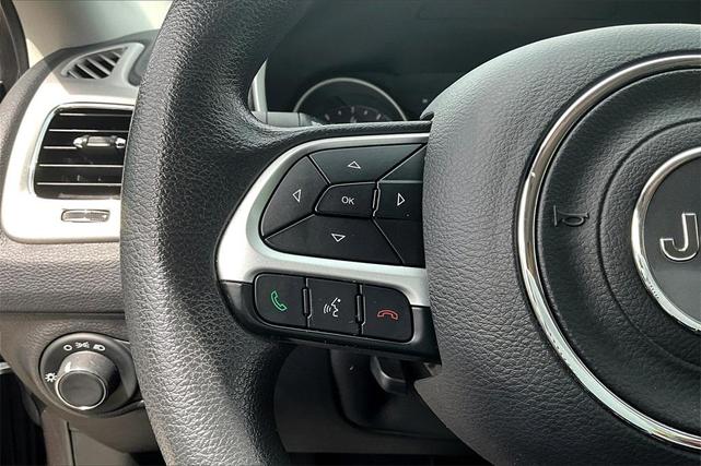 Photo of 2019 Granite Crystal Clearcoat Metallic Jeep Compass