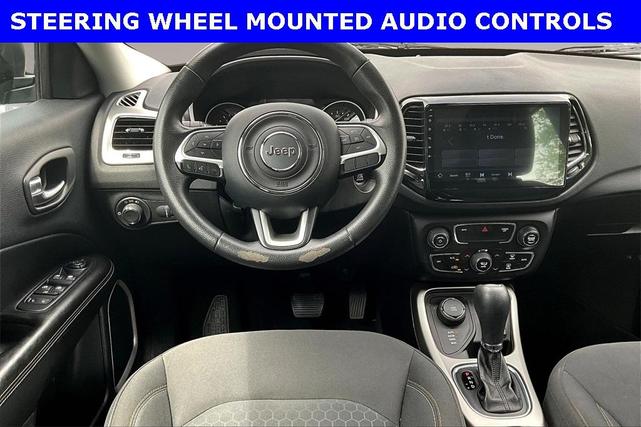 Photo of 2019 Granite Crystal Clearcoat Metallic Jeep Compass