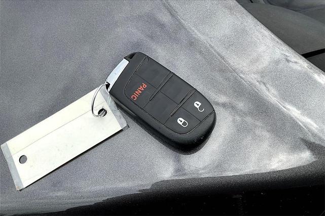 Photo of 2019 Granite Crystal Clearcoat Metallic Jeep Compass