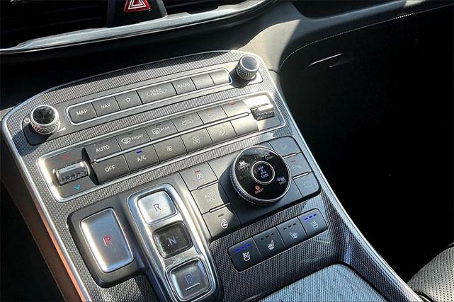 Photo of 2022 Shimmering Silver Pearl Hyundai SANTA FE