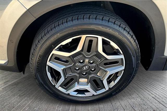Photo of 2022 Shimmering Silver Pearl Hyundai SANTA FE
