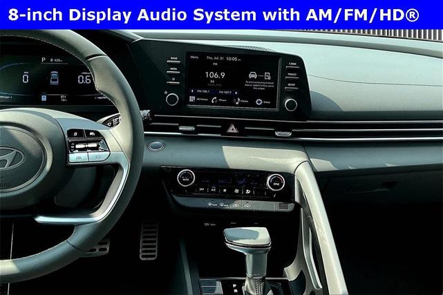 Photo of 2025 White Hyundai ELANTRA