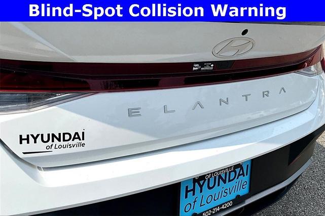 Photo of 2025 White Hyundai ELANTRA