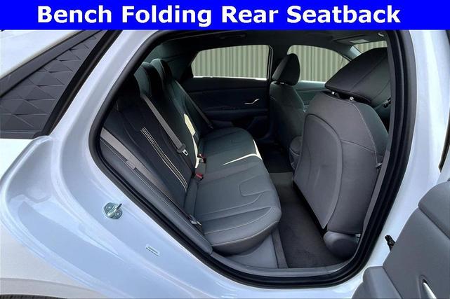 Photo of 2025 White Hyundai ELANTRA