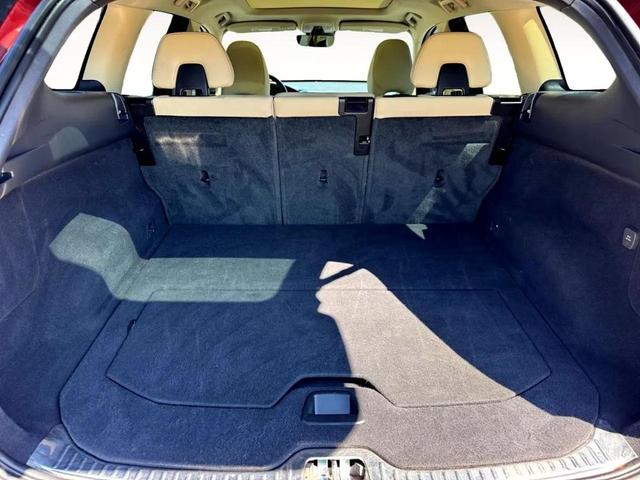 Photo of 2016 Flamenco Red Metallic Volvo XC60