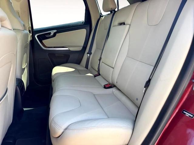 Photo of 2016 Flamenco Red Metallic Volvo XC60