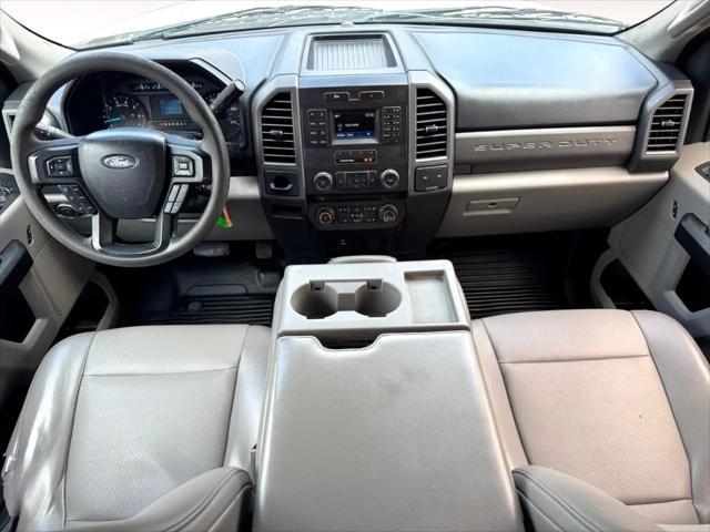 Photo of 2019 Oxford White Ford F-250