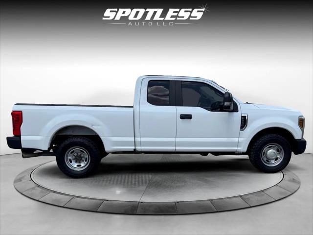 Photo of 2019 Oxford White Ford F-250