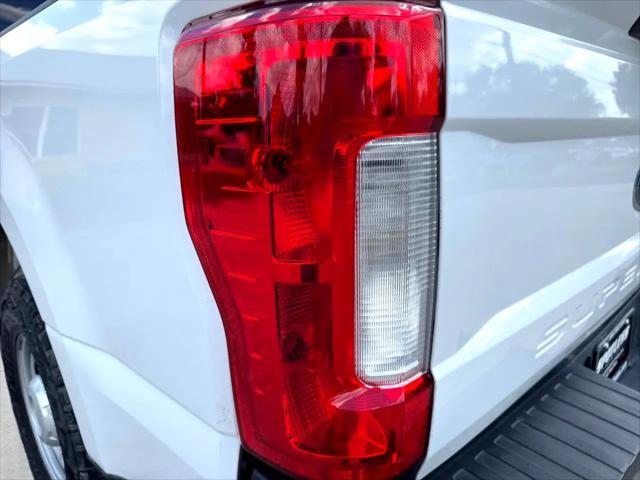 Photo of 2019 Oxford White Ford F-250
