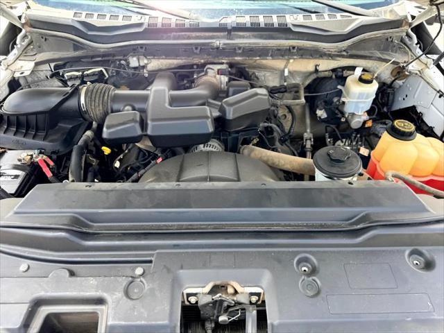 Photo of 2019 Oxford White Ford F-250