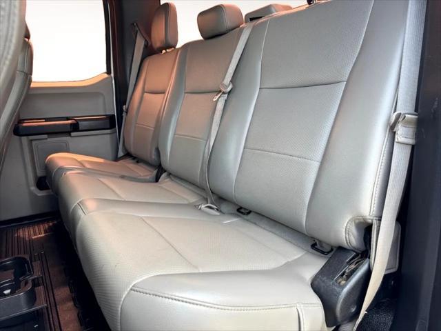 Photo of 2019 Oxford White Ford F-250