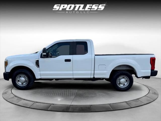 Photo of 2019 Oxford White Ford F-250