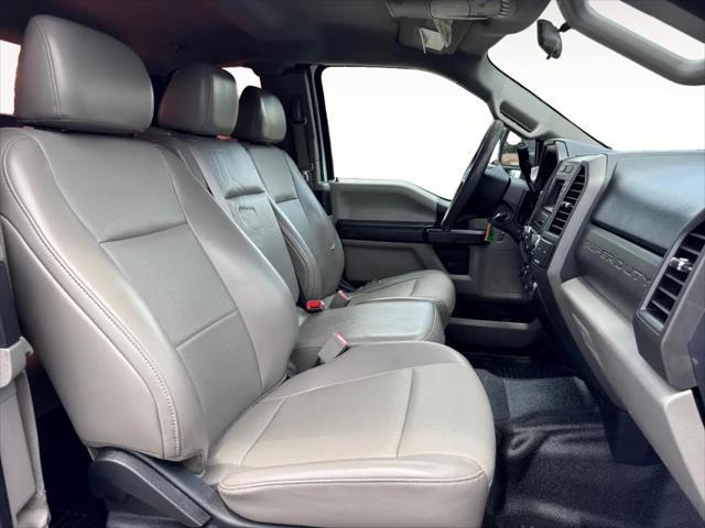 Photo of 2019 Oxford White Ford F-250