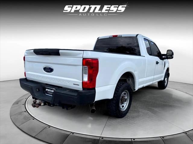 Photo of 2019 Oxford White Ford F-250