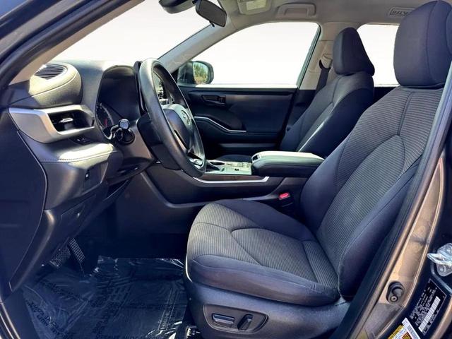 Photo of 2021 Magnetic Gray Metallic Toyota Highlander