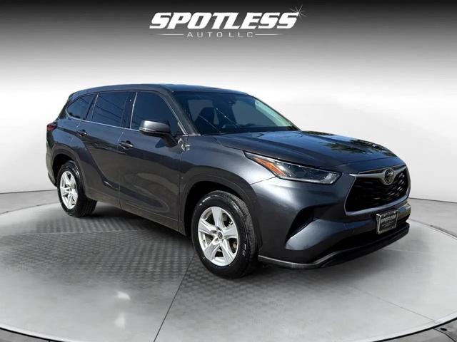 Photo of 2021 Magnetic Gray Metallic Toyota Highlander