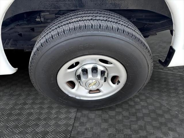 Photo of 2020 Summit White Chevrolet Express 2500