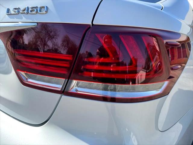 Photo of 2013 White Lexus LS 460