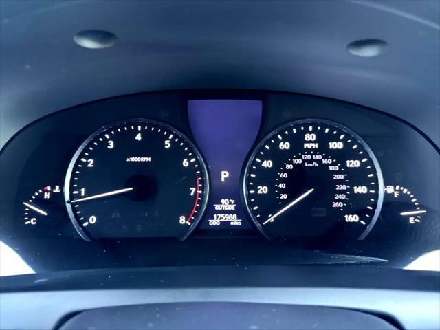 Photo of 2013 White Lexus LS 460
