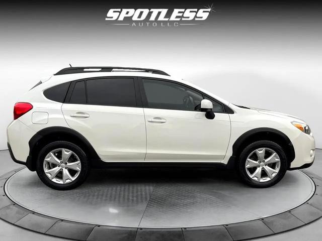 Photo of 2013 Satin White Pearl Subaru XV Crosstrek