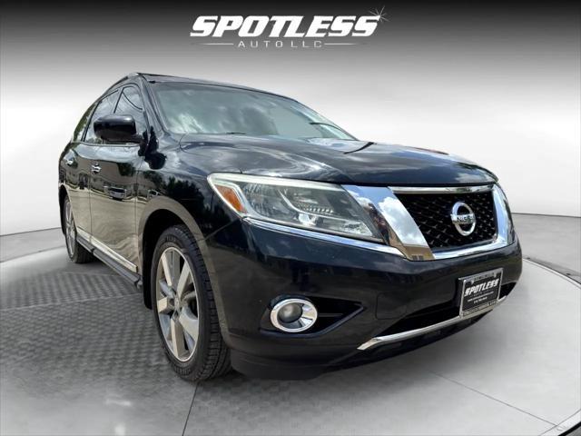 Photo of 2014 Super Black Nissan Pathfinder