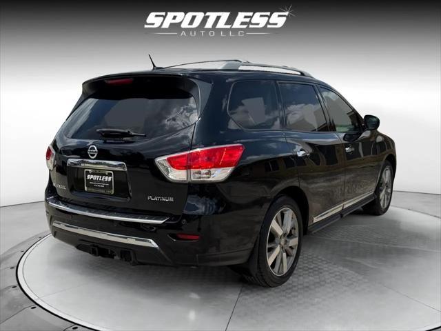 Photo of 2014 Super Black Nissan Pathfinder