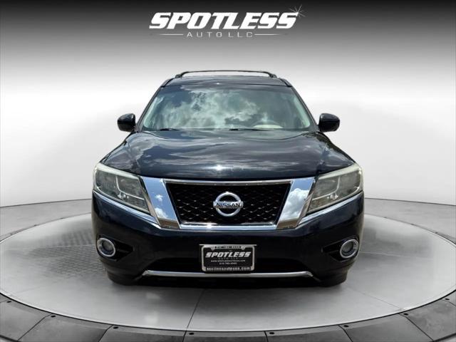Photo of 2014 Super Black Nissan Pathfinder