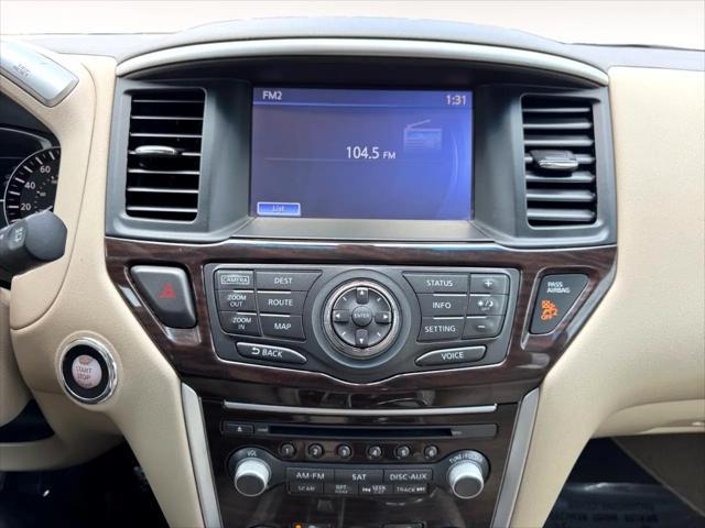 Photo of 2014 Super Black Nissan Pathfinder