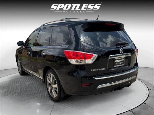 Photo of 2014 Super Black Nissan Pathfinder