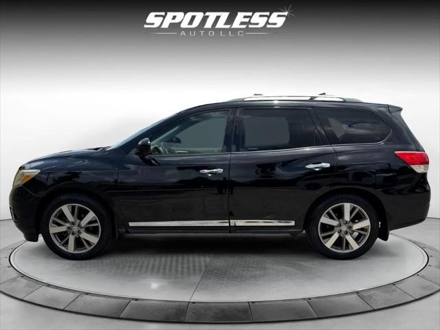 Photo of 2014 Super Black Nissan Pathfinder
