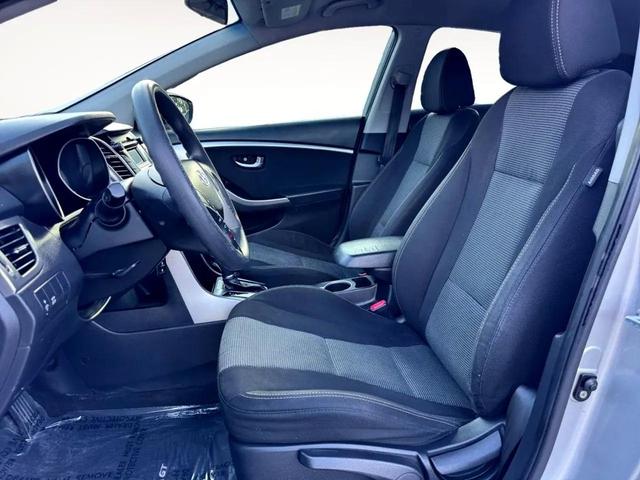 Photo of 2015 Shimmering Silver Hyundai Elantra GT