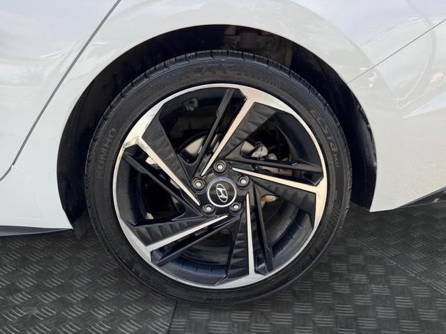 Photo of 2021 Ceramic White Hyundai ELANTRA