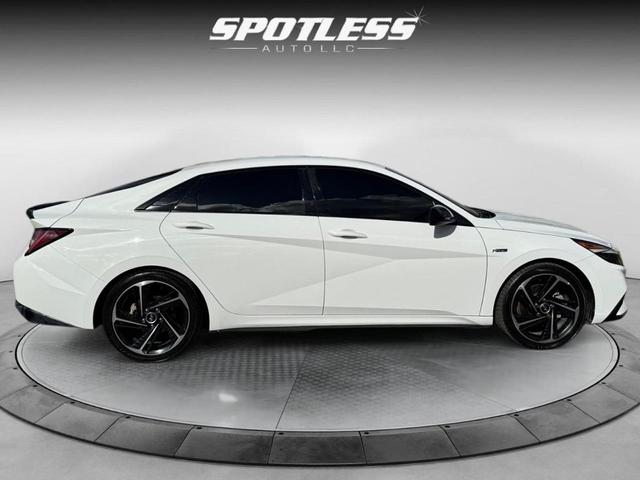 Photo of 2021 Ceramic White Hyundai ELANTRA