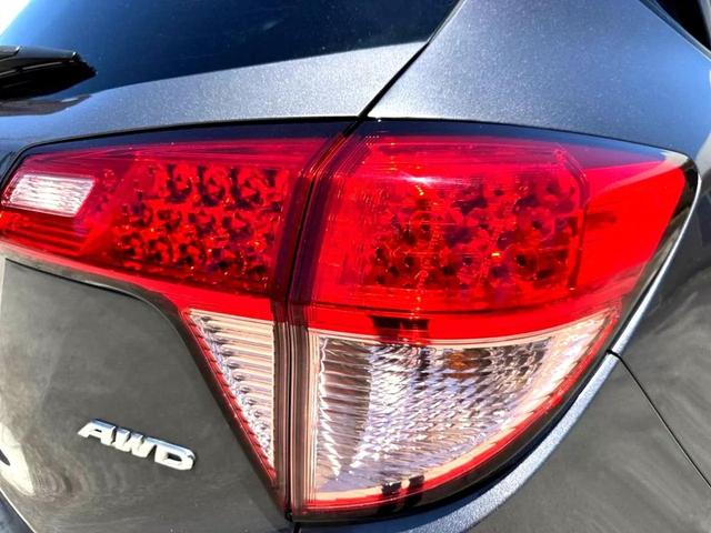 Photo of 2018 Modern Steel Metallic Honda HR-V