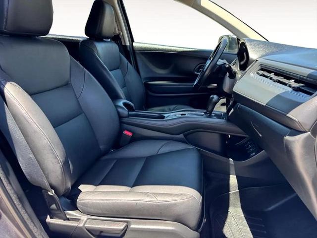 Photo of 2018 Modern Steel Metallic Honda HR-V