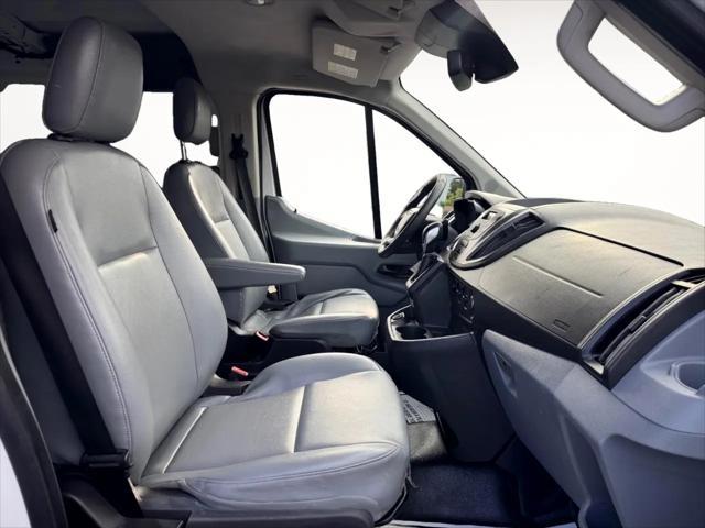 Photo of 2019 Oxford White Ford Transit-250