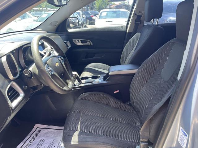 Photo of 2015 Silver Chevrolet Equinox