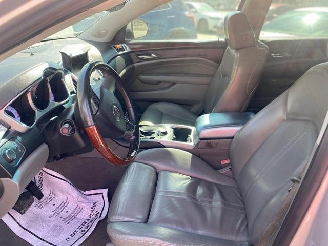 Photo of 2010 silver Cadillac SRX